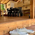Karavana.ta مكان تخييم تشيرنوموريتس